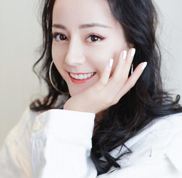 迪丽热巴黄景瑜结婚照(迪丽热巴和肖战私下关系) 迪丽热巴黄景瑜结婚照(迪丽热巴和肖战私下关系)