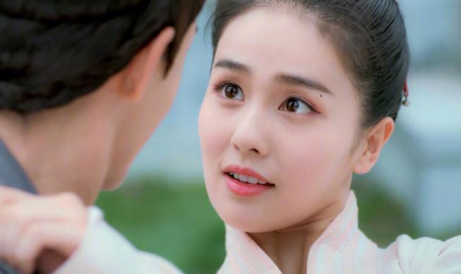 任嘉伦评价白鹿(白鹿家里有钱吗) 任嘉伦评价白鹿(白鹿家里有钱吗)